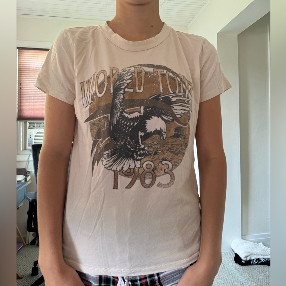 Dry goods graphic tee size M